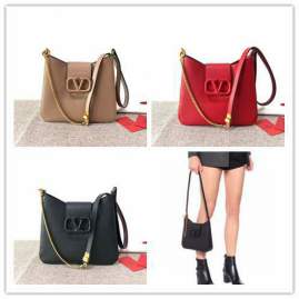 Picture of Valentino Handbags _SKUfw216748865fw